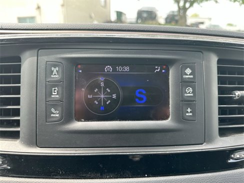 Used 2017 Chrysler Pacifica LX image 41