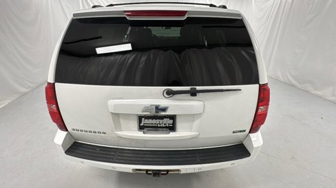 Used 2010 Chevrolet Suburban LT image 4