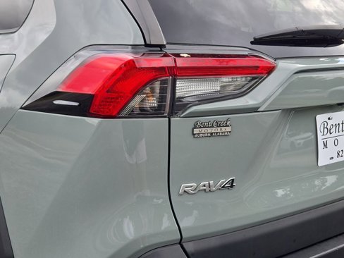 Used 2022 Toyota RAV4 XLE image 9
