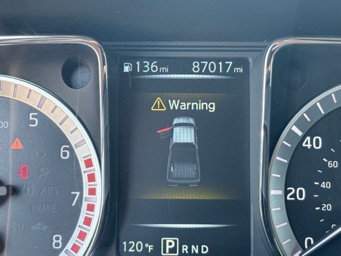 Used 2017 Nissan Titan SV image 35