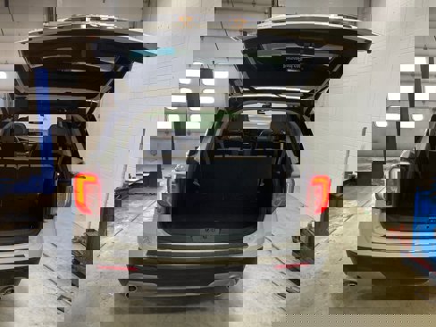 Used 2020 Ford Explorer Limited image 17