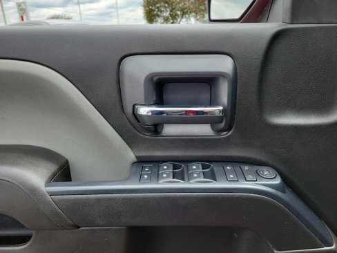 Used 2018 Chevrolet Silverado 1500 Custom image 17