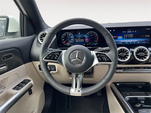 New 2025 Mercedes-Benz GLA 250 4MATIC image 12