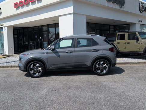 Used 2021 Hyundai Venue SEL image 9