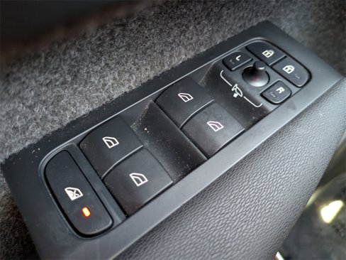 Certified 2023 Volvo XC40 B5 Plus image 25