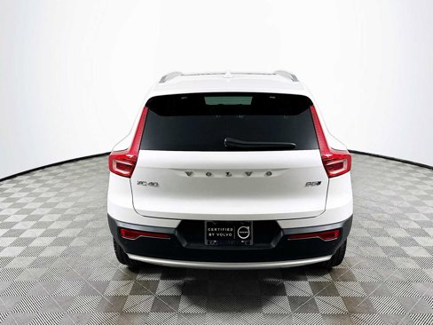 Certified 2025 Volvo XC40 B5 Core image 6