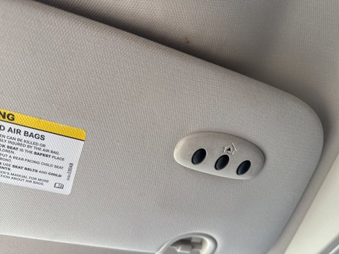 Used 2010 Chrysler Town & Country Touring image 20