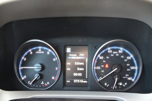 Used 2017 Toyota RAV4 LE image 32