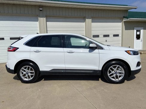 Used 2022 Ford Edge SEL image 7