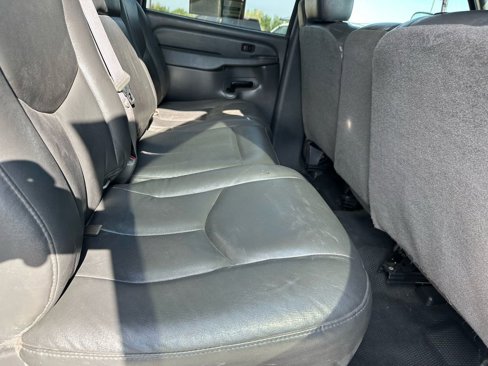 Used 2004 GMC Sierra 2500 SLE w/ Heavy-Duty Power Package image 22