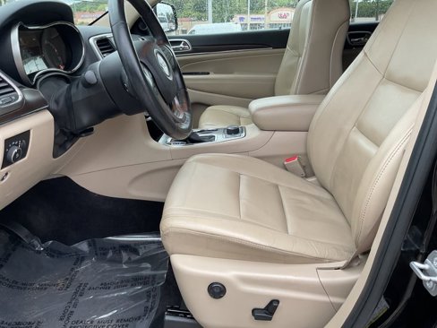 Used 2018 Jeep Grand Cherokee Limited w/ Trailer Tow Group IV image 9