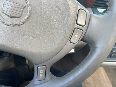 Used 2005 Cadillac De Ville w/ Deville Premium Package image 32