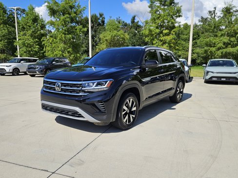 Used 2021 Volkswagen Atlas Cross Sport SE image 2