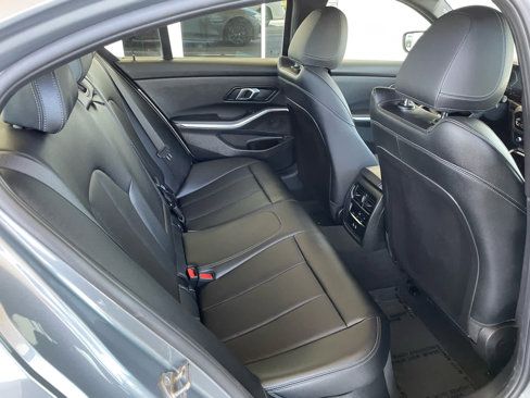 Used 2025 BMW 330i Sedan image 9