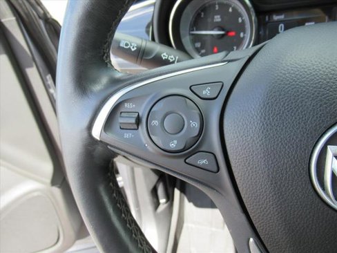 Used 2019 Buick Envision Essence image 18