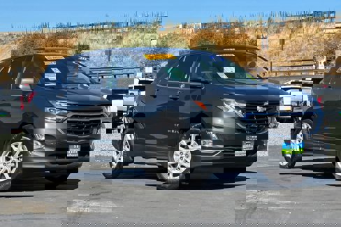 Used 2020 Chevrolet Equinox LT image 2