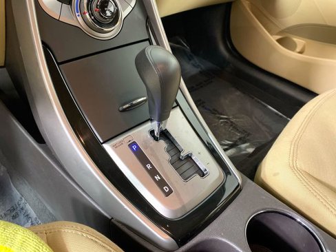 Used 2013 Hyundai Elantra GLS image 17