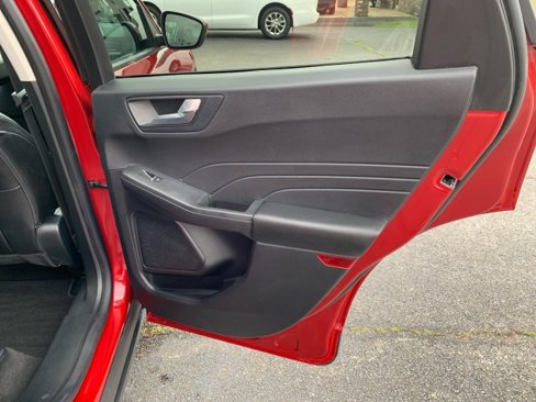 Used 2022 Ford Escape SEL image 18