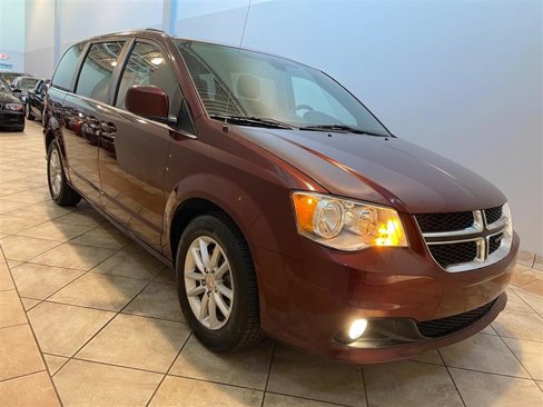 Used 2019 Dodge Grand Caravan SXT image 4