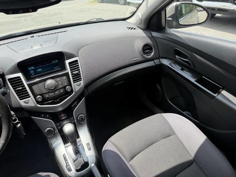 Used 2013 Chevrolet Cruze LT image 19