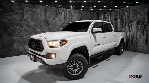 Used 2022 Toyota Tacoma SR5 image 1