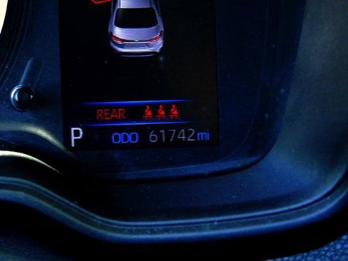Used 2021 Toyota Corolla LE image 18