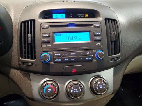 Used 2010 Hyundai Elantra GLS image 18