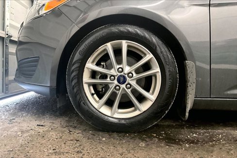 Used 2016 Ford Focus SE w/ Exterior Protection Package image 9