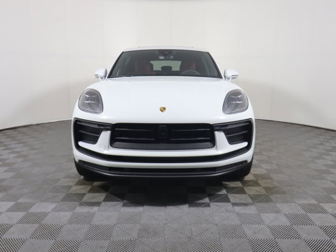 New 2025 Porsche Macan image 10