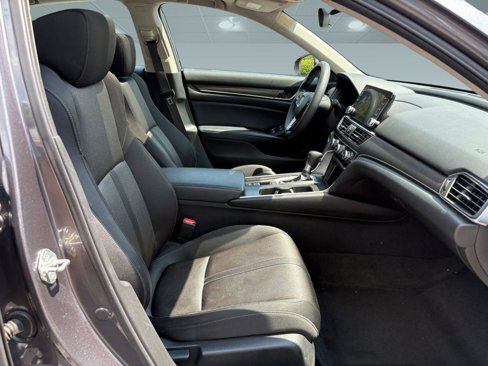 Used 2018 Honda Accord EX image 26