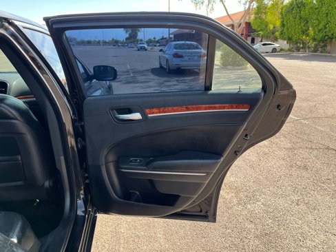 Used 2014 Chrysler 300 image 16