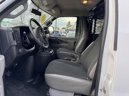 Used 2023 GMC Savana 2500 w/ Driver Convenience Package image 8