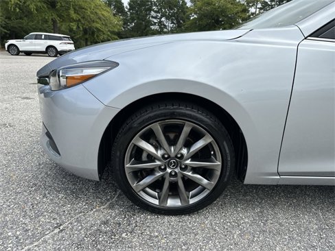 Used 2018 MAZDA MAZDA3 Touring image 10