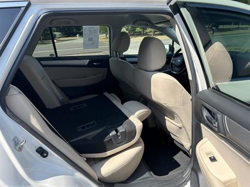 Used 2018 Subaru Outback 2.5i Premium image 33