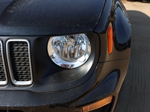 New 2023 Jeep Renegade Latitude w/ Sun & Fun Group image 10