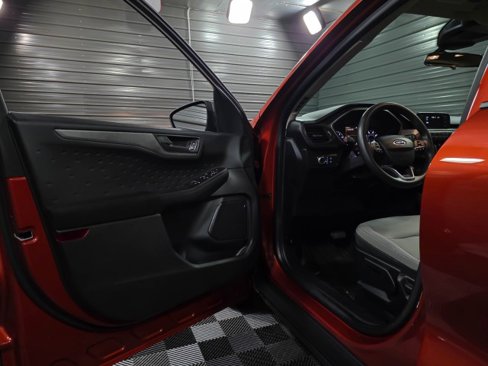 Used 2020 Ford Escape S image 28