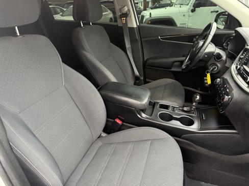 Used 2016 Kia Sorento LX w/ LX Convenience Package image 29