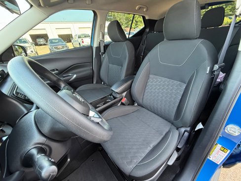 Used 2024 Nissan Kicks SV image 9