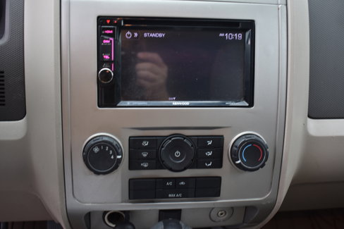 Used 2010 Ford Escape XLT image 19