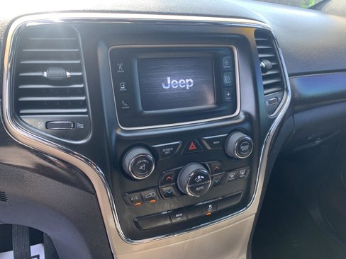 Used 2014 Jeep Grand Cherokee Laredo w/ Security & Convenience Group image 16