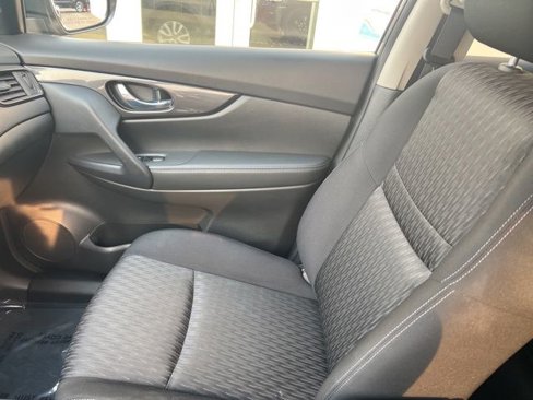 Used 2020 Nissan Rogue SV image 7
