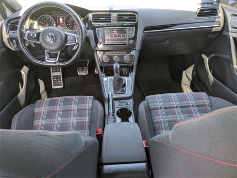 Used 2017 Volkswagen GTI SE image 16