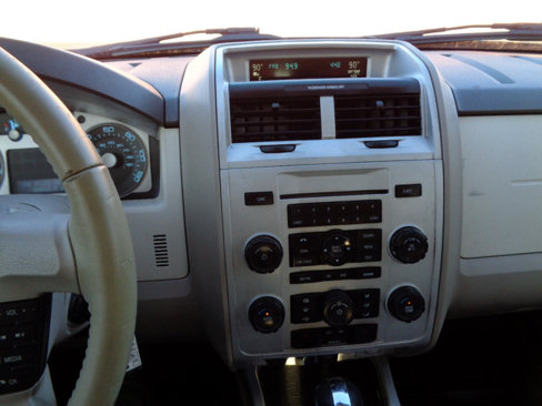Used 2010 Mercury Mariner Premier image 18