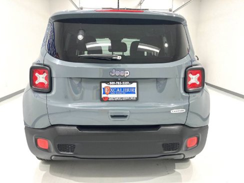 Used 2018 Jeep Renegade Latitude image 13