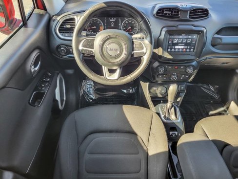 Certified 2018 Jeep Renegade Latitude w/ Safety & Security Group image 11
