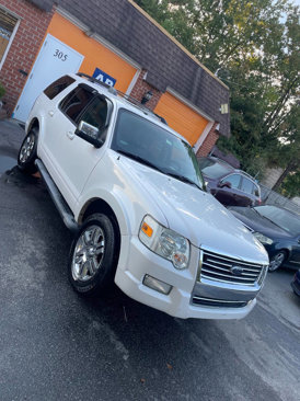 Used 2010 Ford Explorer Limited image 1