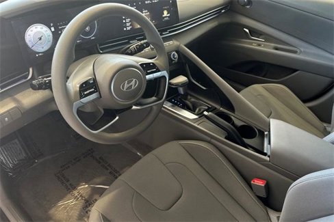 Used 2024 Hyundai Elantra SEL image 10