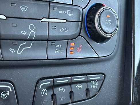 Used 2018 Ford Escape Titanium w/ Ford Safe & Smart Package image 5