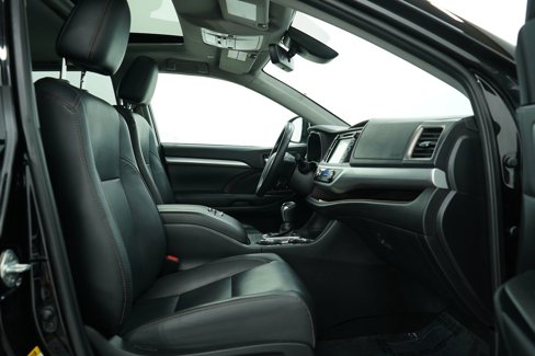 Used 2019 Toyota Highlander XLE image 11