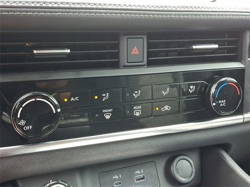 Used 2022 Nissan Rogue S image 15
